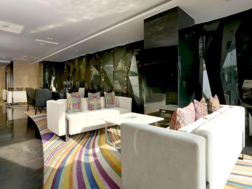 TS Suites Surabaya Exterior foto