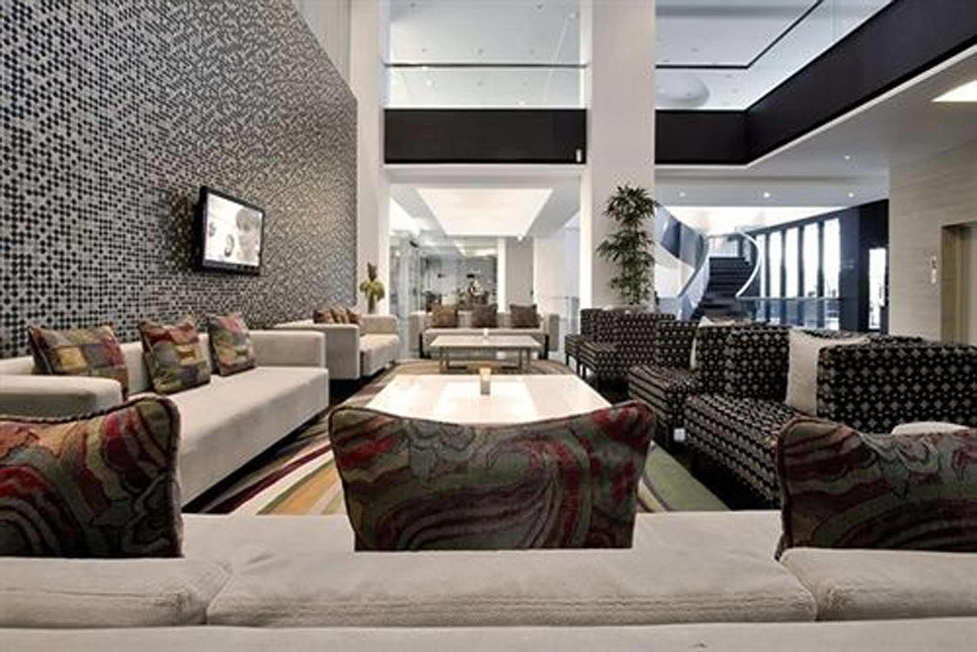 TS Suites Surabaya Exterior foto